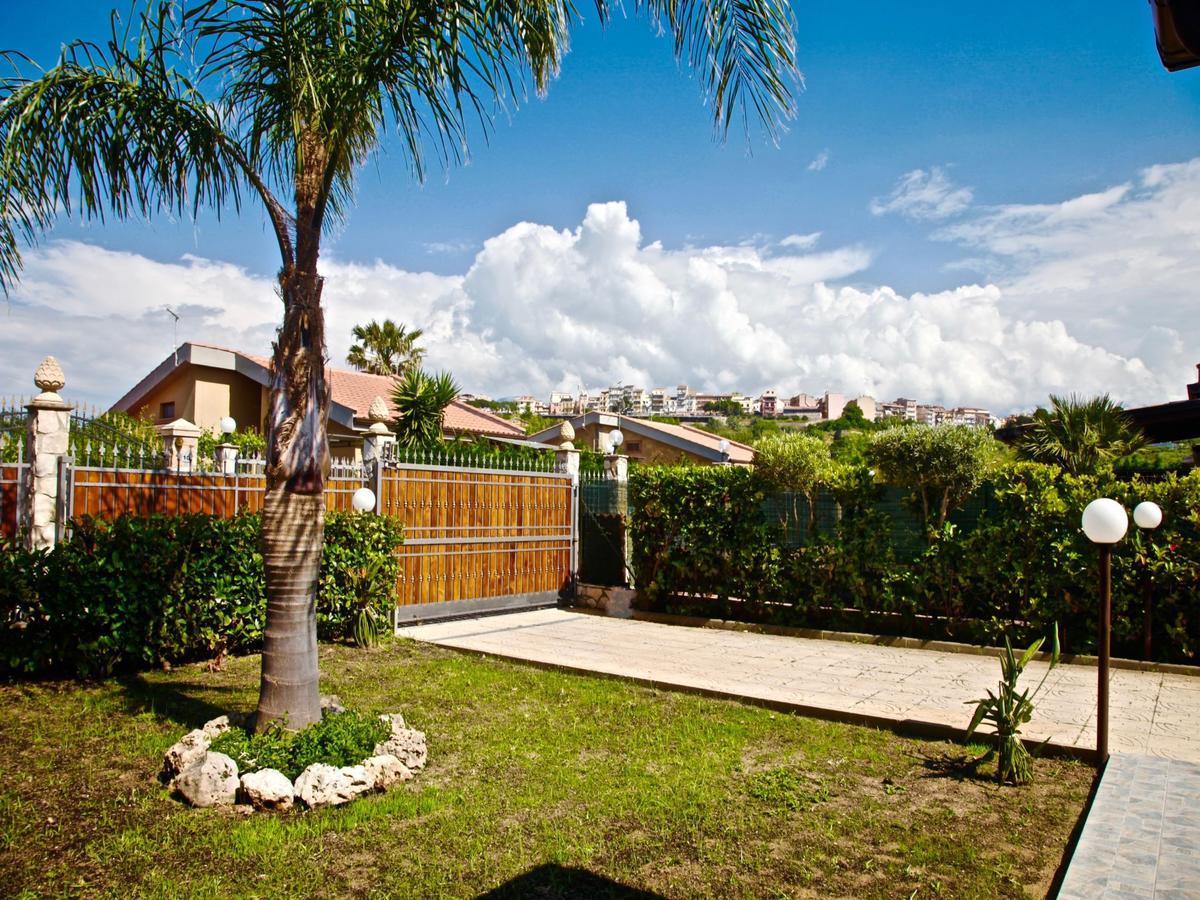 Apartamento Acasaammari Campofelice Di Roccella Exterior foto