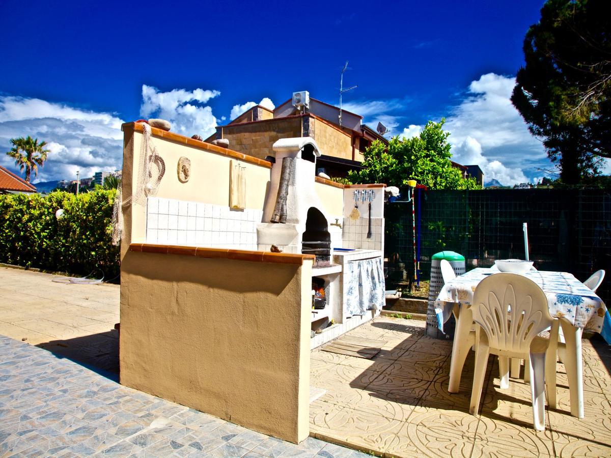 Apartamento Acasaammari Campofelice Di Roccella Exterior foto